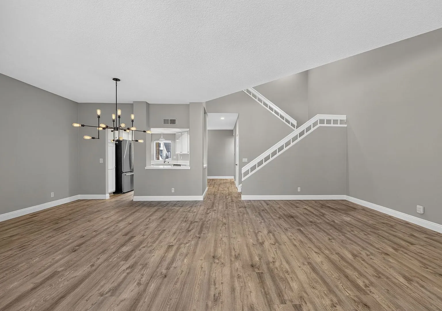 Bayridge 3-Bedroom Condo - Available for Move-In 8/15/26 — Photo 3