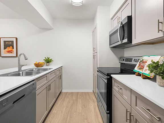 3rd image of 1500 Northwest Blvd APT 424