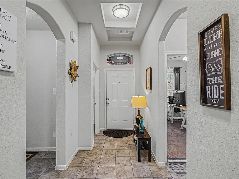 16534 Twinwalker Dr — Photo 2