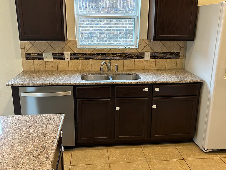 3315 Madison Elm St — Photo 6