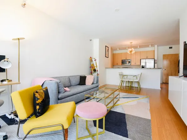 123 S Green St APT 602B, Chicago, IL 60607