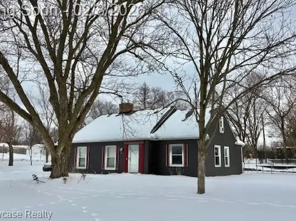 3094 Edgefield Dr, Waterford, MI 48328