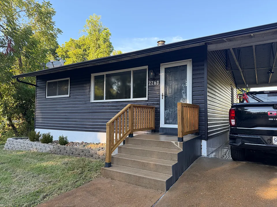 2260 Starling Airport Rd