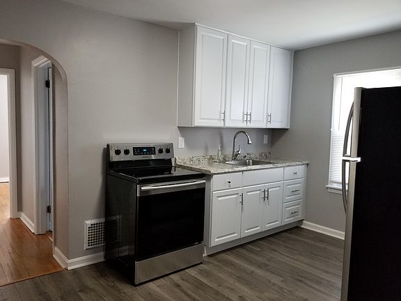 2nd image of 213 Bartlett Ave #4