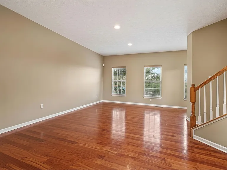 208 Village Pl — Photo 8