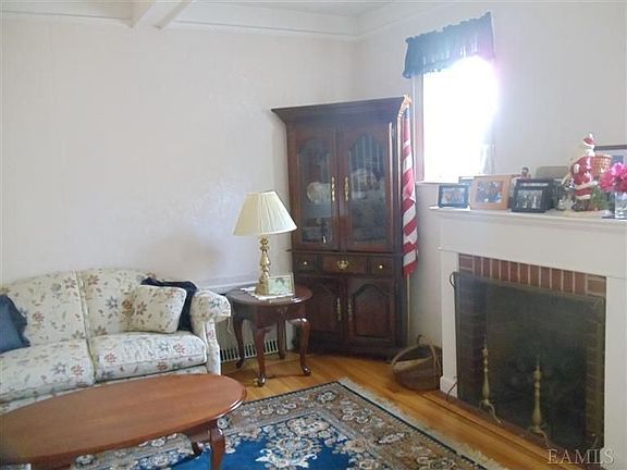 4th image of 41 Hardy Pl