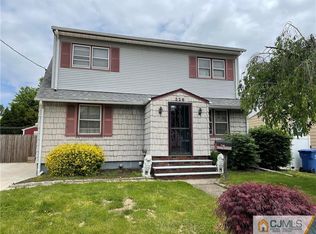 326 Grady Dr, Woodbridge, NJ 07095