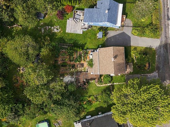 4th image of 1556 Saint Margarets Bay Rd