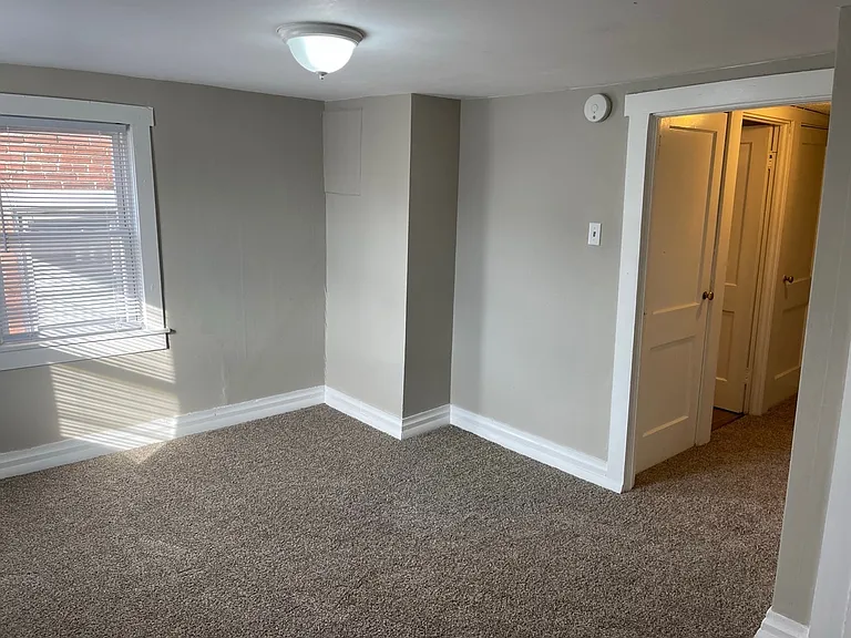 19 E Lancaster St — Photo 3
