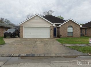 422 Cavaness Dr, Houma, LA 70364