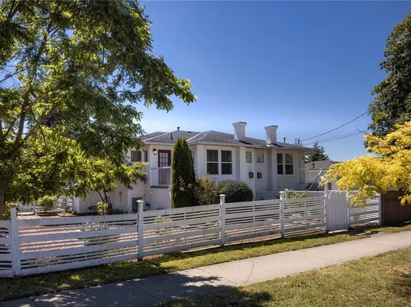 1843 Feltham Rd, Saanich, BC V8N 2A4