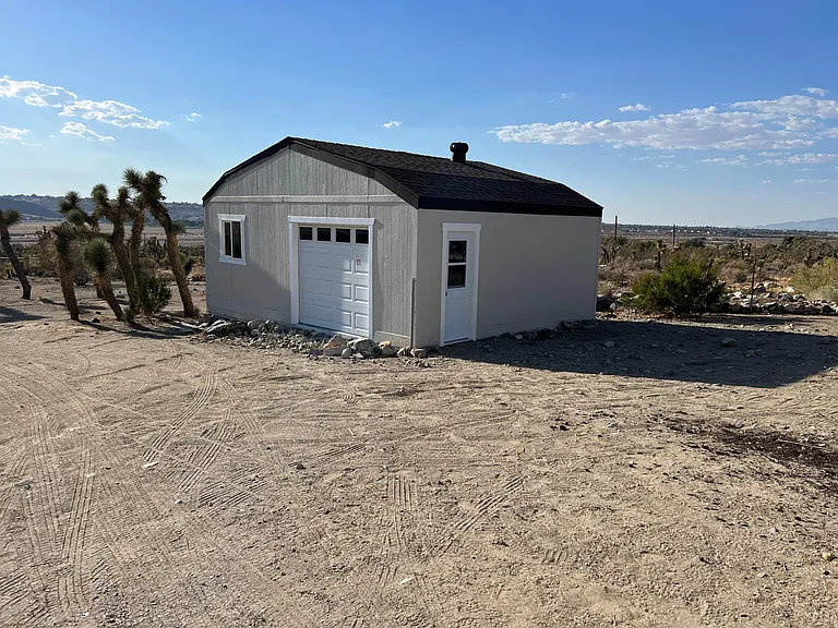 7095 Carolyn Ave — Photo 16