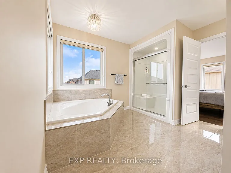 137 Susan Dr — Photo 16