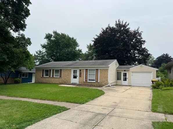 4809 Augustana Dr, Rockford, IL 61107