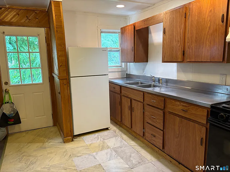 476 Park Ave #2 — Photo 4