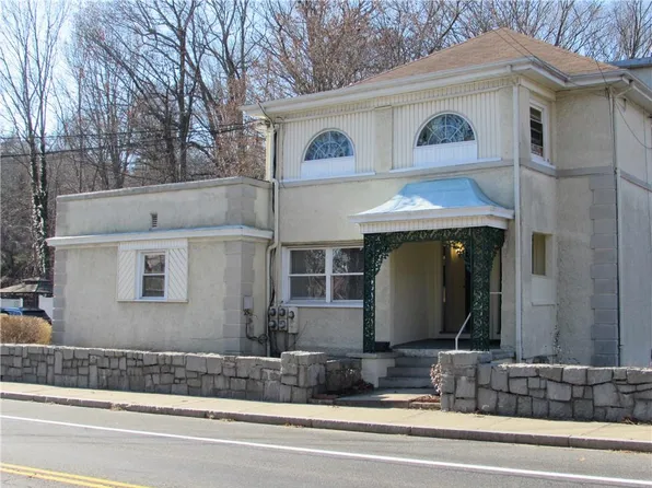 1423-1425 Manville Rd, Woonsocket, RI 02895