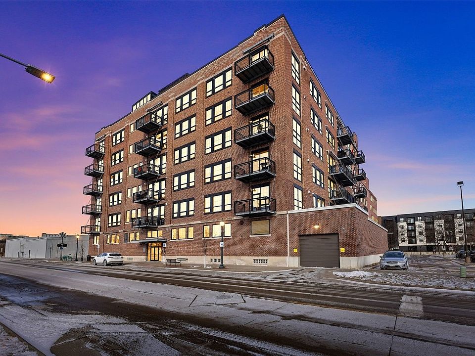 1st image of 900 2nd St SE APT 204