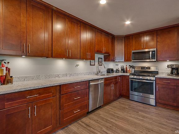 4th image of 1019 Muskwaki Dr