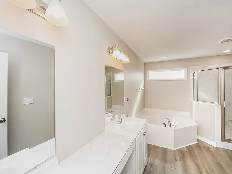9347 Helmsley Dr — Photo 13