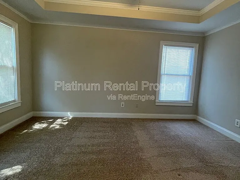 750 Terry St SE — Photo 33
