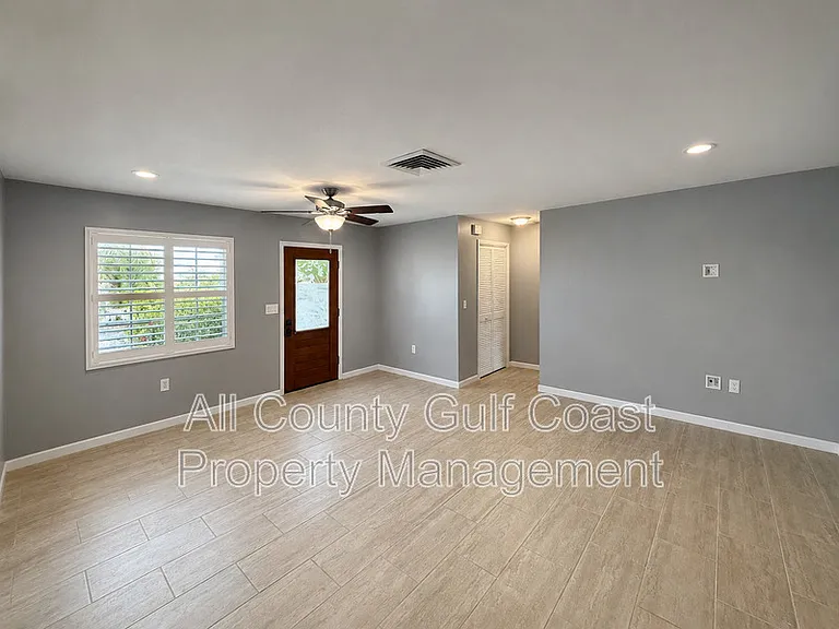 309 Degas Dr — Photo 2