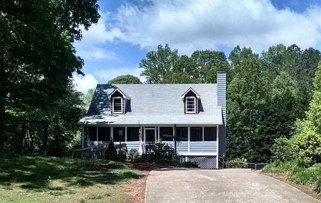 1st image of 310 White Oak Cv