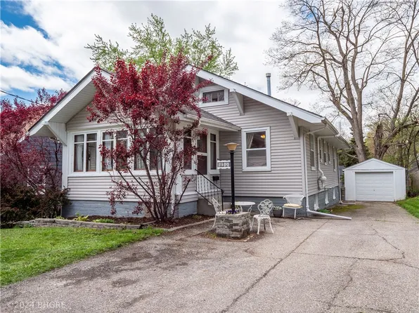 1800 E 32nd Ct, Des Moines, IA 50317