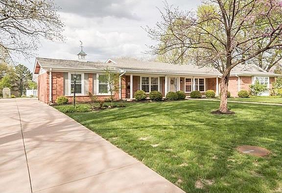 4th image of 435 Forsheer Dr