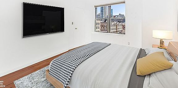 5th image of 201 W 74th St APT 16F
