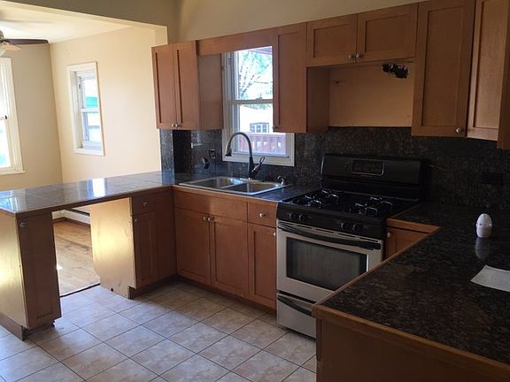 3rd image of 1162 S Harvey Ave