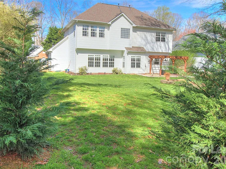 8414 Bampton Dr — Photo 30