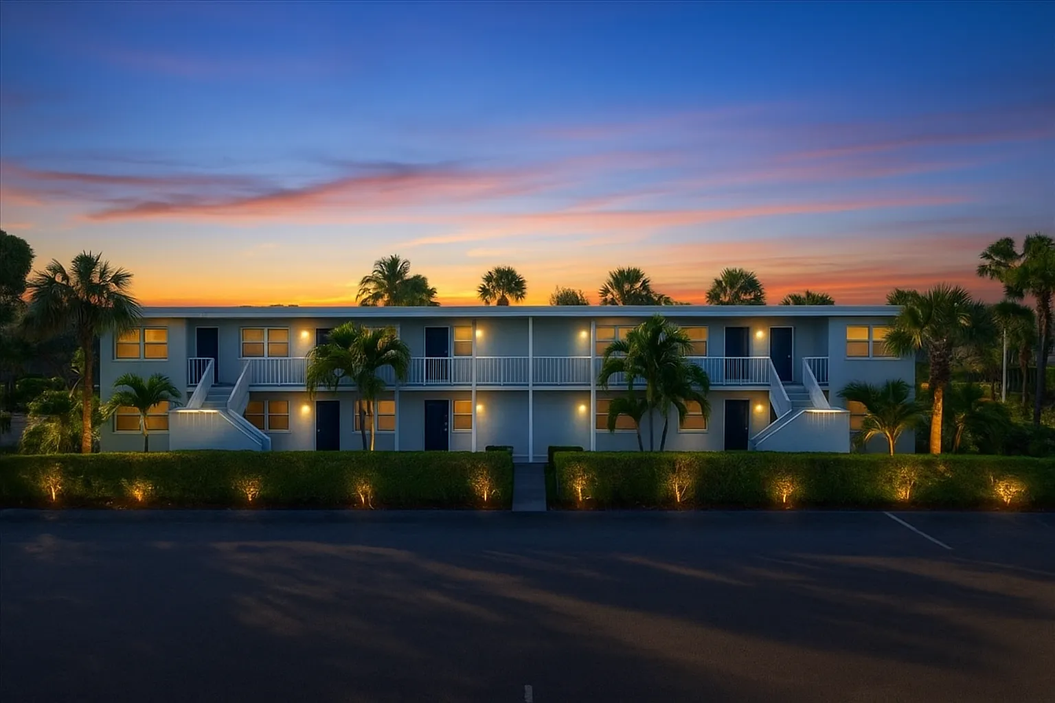 Jade Palms — Photo 1
