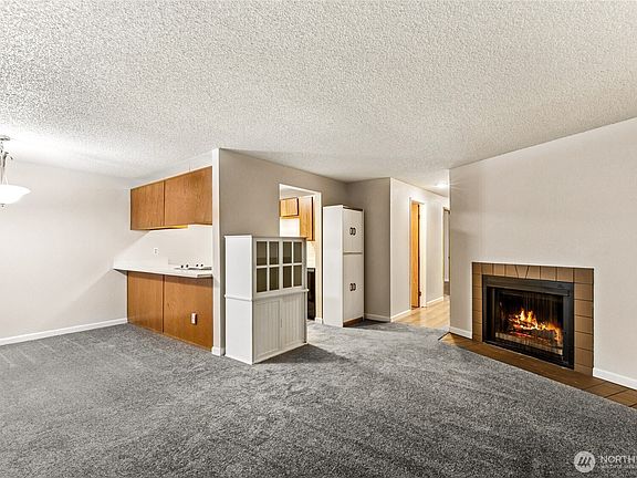 3rd image of 19855 25th Avenue NE #210