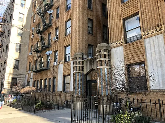 Rented by Lang Realty LLC | media 9