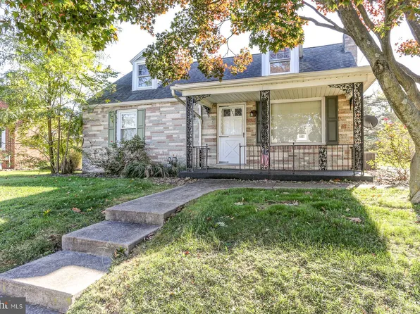 171 S 4th St, Mount Wolf, PA 17347