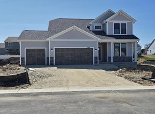 1499 Patton Dr, Hartford, WI 53027