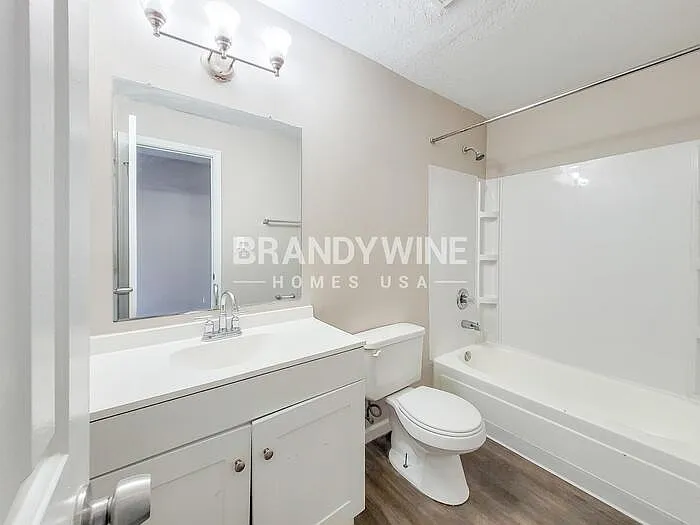 605 Woods Crossing Ln — Photo 17