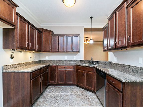 3rd image of 279 Bellshire Dr