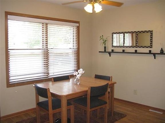 4th image of 406 Parkway Ave