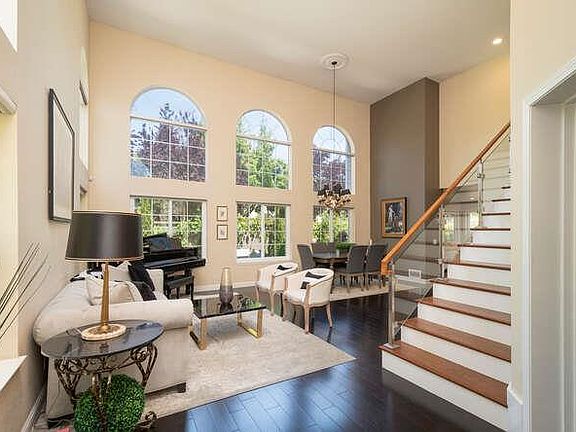 5th image of 369 Saint Martin Dr