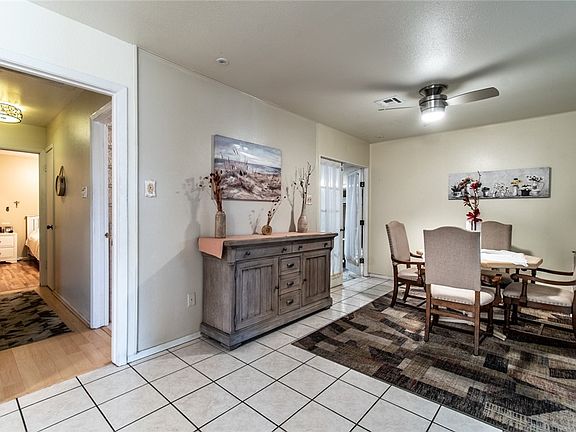 4th image of 3629 Panama Dr