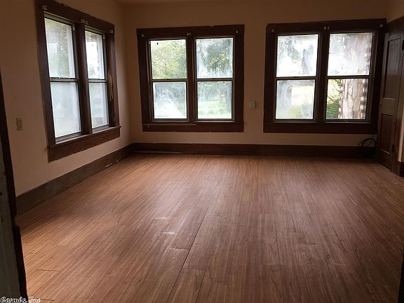 2nd image of 506 Dallas Ave