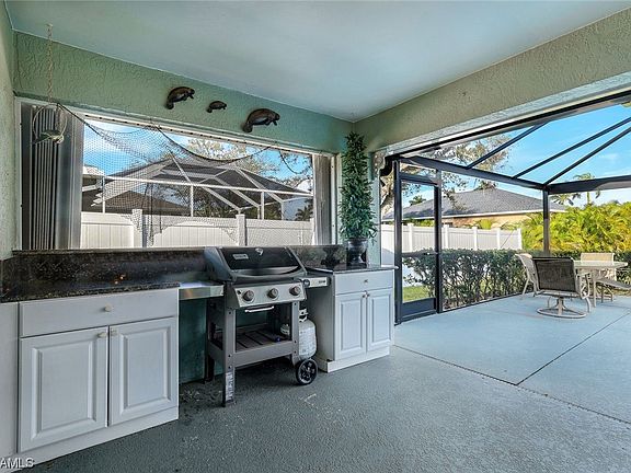 4th image of 4711 SW 24th Ave