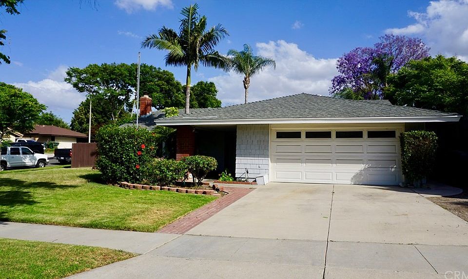 1st image of 884 Sequoia St