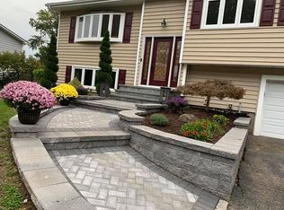 15 Birchtree Dr, Fairfield, NJ 07004