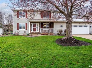 604 W Valley Dr, Eldridge, IA 52748