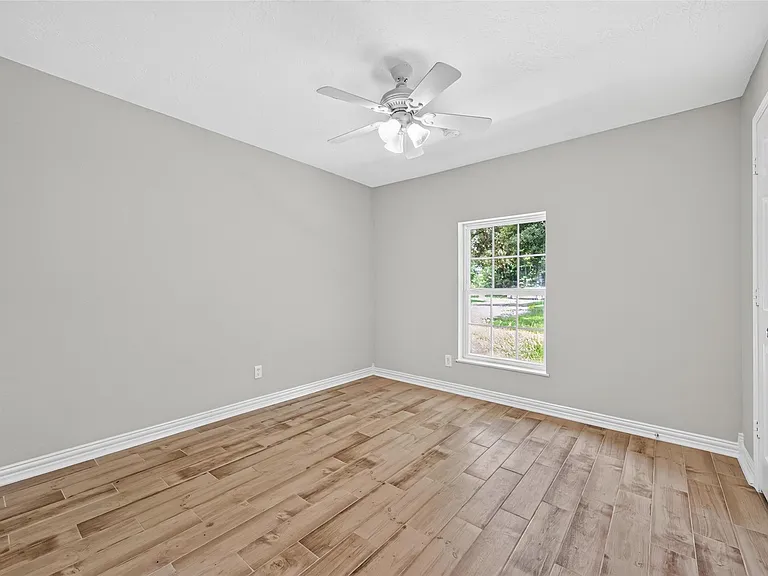 18747 Woodridge Dr — Photo 31