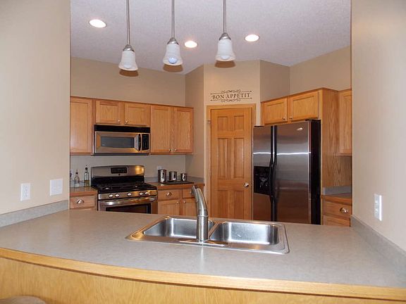 5th image of 11858 Alamo St NE