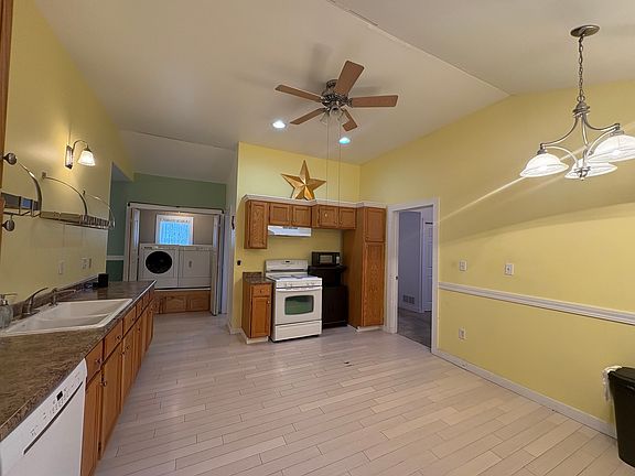 4th image of 1534 Zinc St