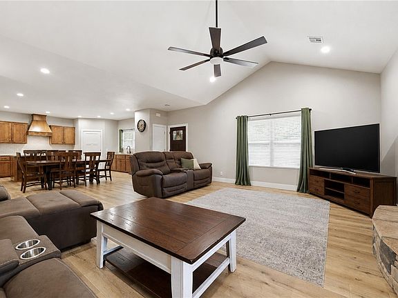 5th image of 1643 Fiddlers Ridge Rd
